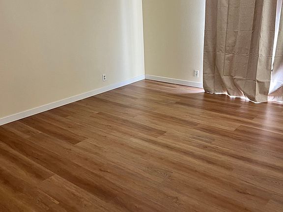 4th image of 435 NE Clay Ave