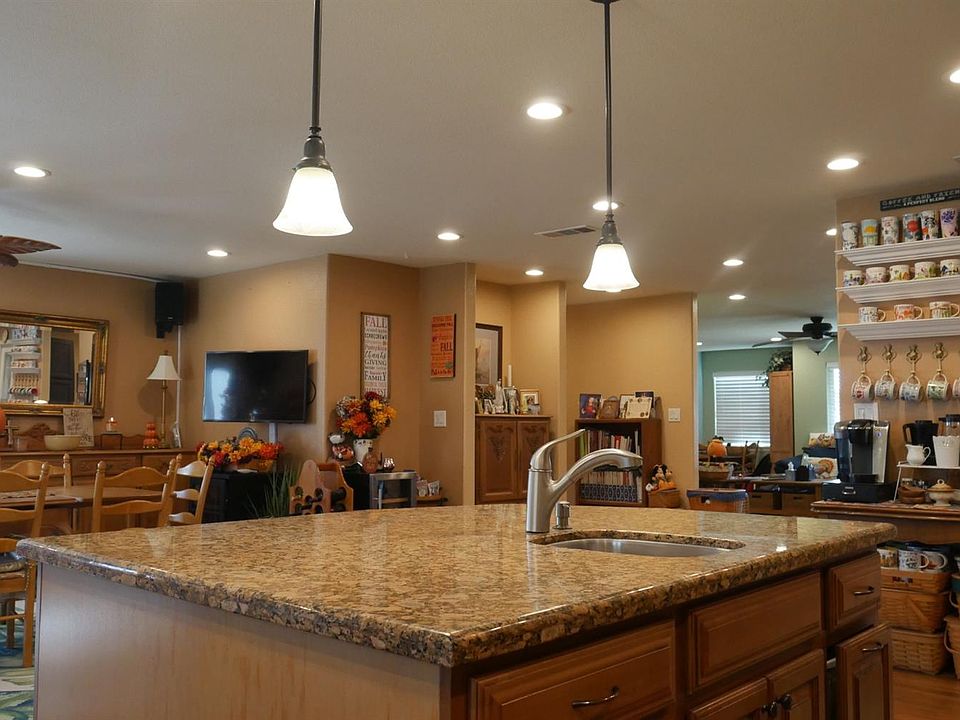 1st image of 10212 Garnet Ave