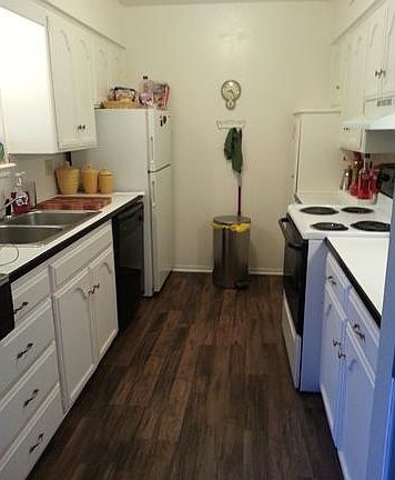 5th image of 11339 N May Ave