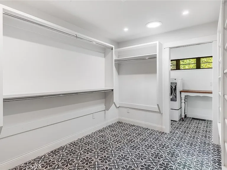 57 Narcissa Dr — Photo 26