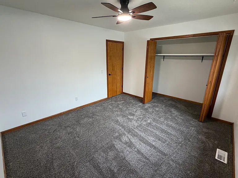 207 E Trevitt St — Photo 3