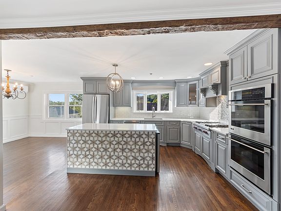 2nd image of 107 Lincoln Ave #1
