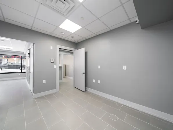 845 Newark Avenue image 31 of 38