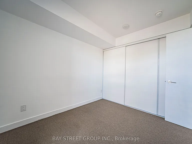 160 Flemington Rd #1020 — Photo 46