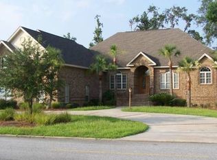 210 Harbor Pointe Dr, Brunswick, GA 31523