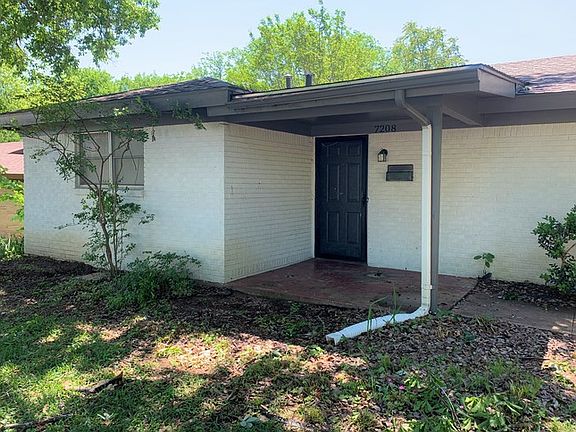 3rd image of 7208 Karen Dr