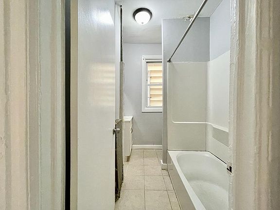 3rd image of 142 Myrtle Ave #1A