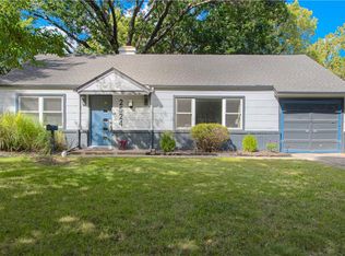 2524 W 79th Ter, Prairie Village, KS 66208