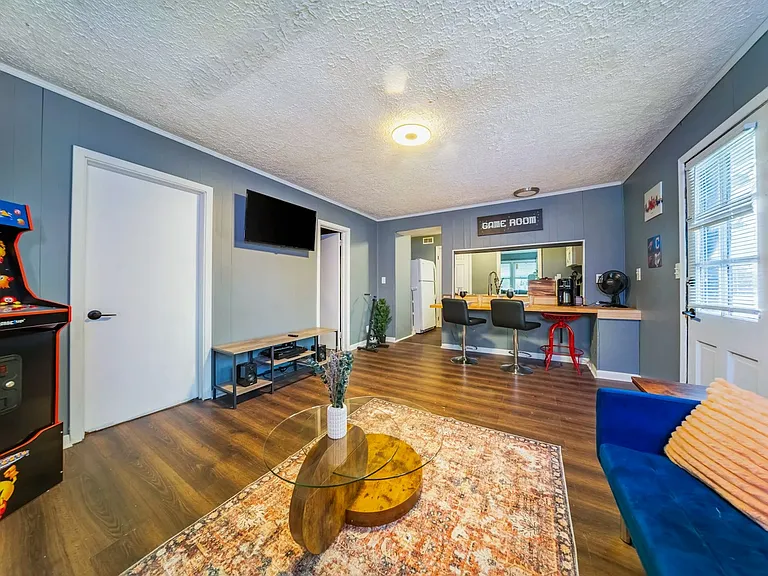 2513 Greenvale Rd — Photo 24