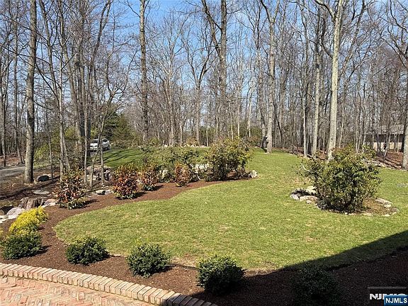 3rd image of 12 Laurel Hill Rd