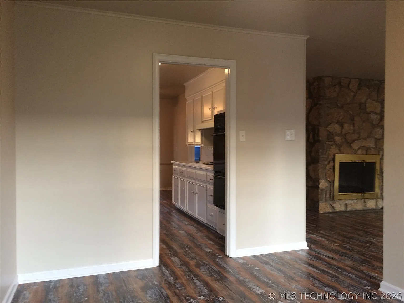 2 bed, 2.0 bath, 1589 sqft, $1,575 — Photo 3