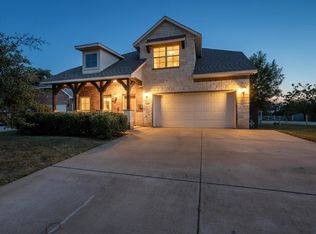 700 N Irving Heights Dr, Irving, TX 75061