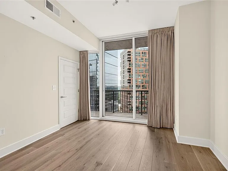 1080 Peachtree St NE #2004 — Photo 22