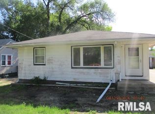 1016 Augusta St, Pekin, IL 61554