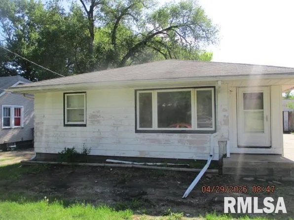 1016 Augusta St, Pekin, IL 61554