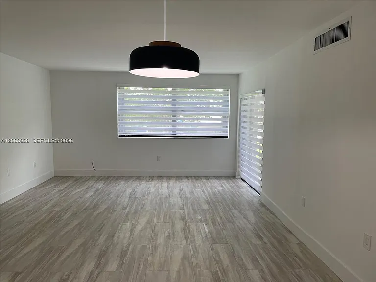 460 W Park Dr #207 — Photo 1