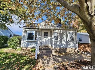2232 Bellevue Ave, Bettendorf, IA