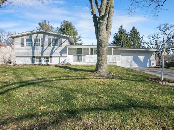 2 Sussex Ln, Elkhart, IN 46514