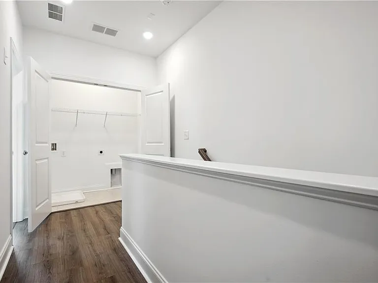 124 Downing Dr — Photo 20