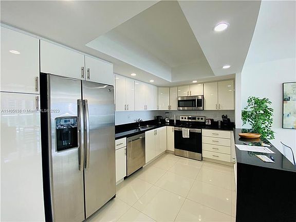 3rd image of 19370 Collins Ave APT 1009