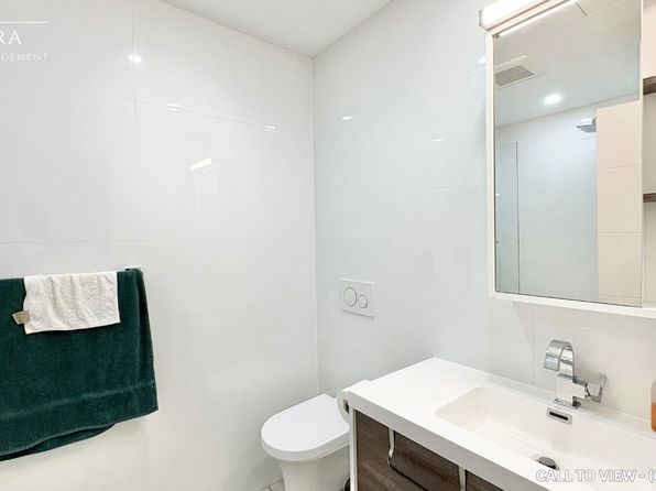 201 Maclaren St #2, Ottawa, ON K2P 0L4