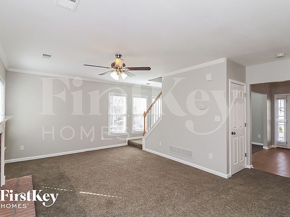 3rd image of 315 Horseshoe Bnd