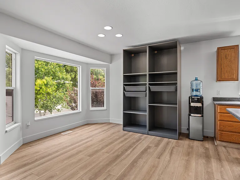 1060 W Oldham Dr — Photo 8