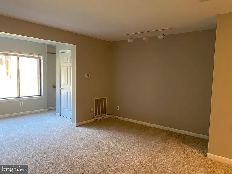 2822 Lee Oaks Pl #101 — Photo 17