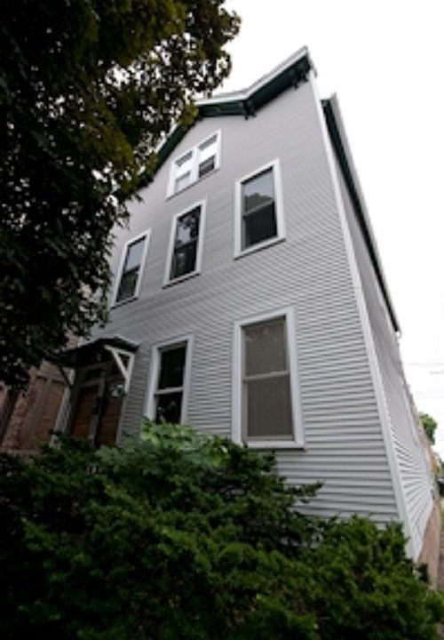1st image of 3415 N Oakley Ave #1