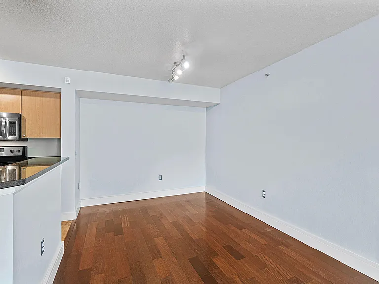 1013 Villa Cir — Photo 6