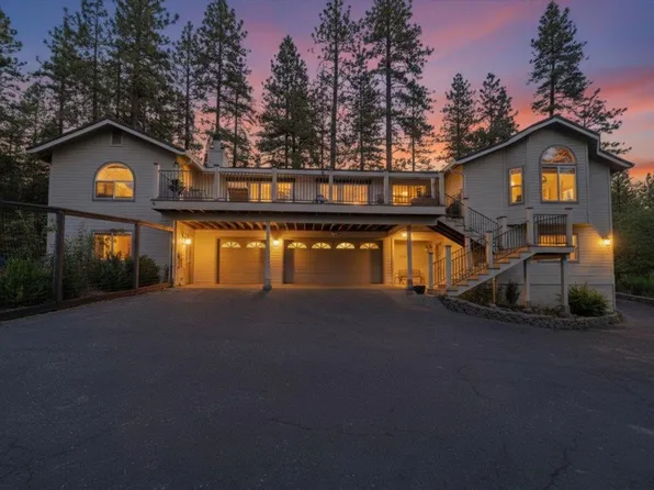 14271 Falling Star Ln, Grass Valley, CA 95949
