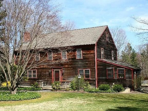 Large 5 Bedroom Colonial