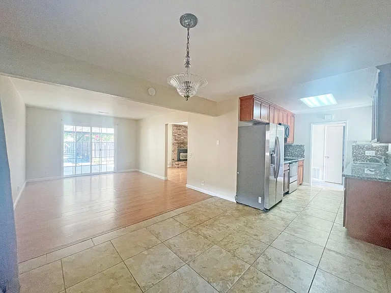 975 Perrelli St — Photo 6