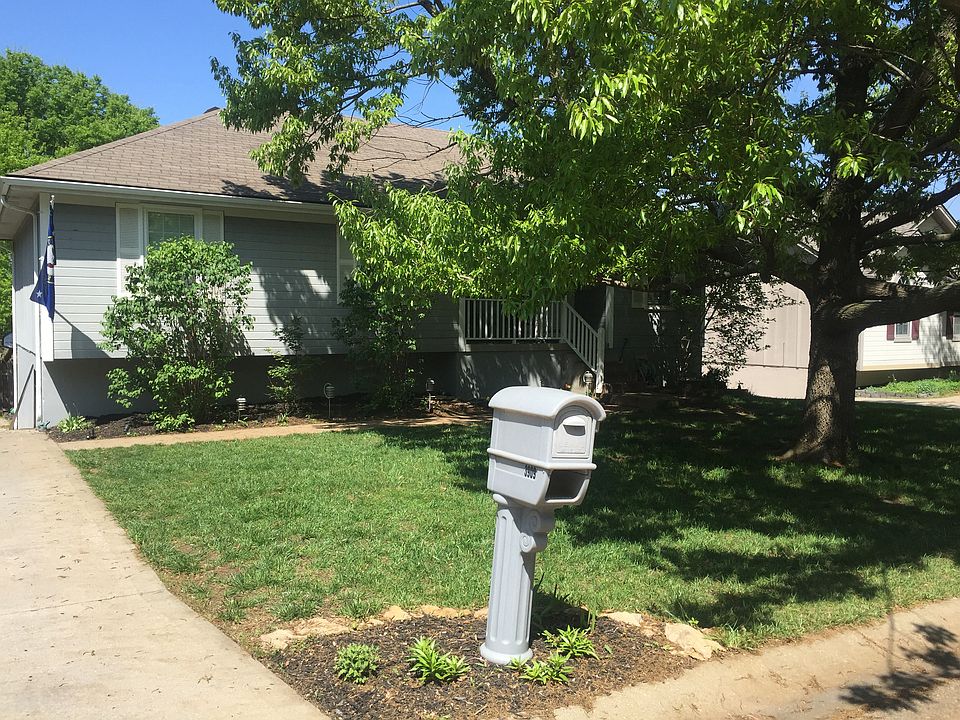 Raised rnch rear entry garag