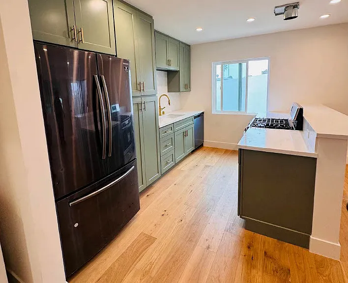 707 Ashland Ave — Photo 1