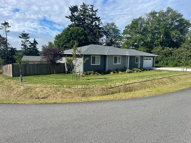 2525 El Mar St — Photo 3