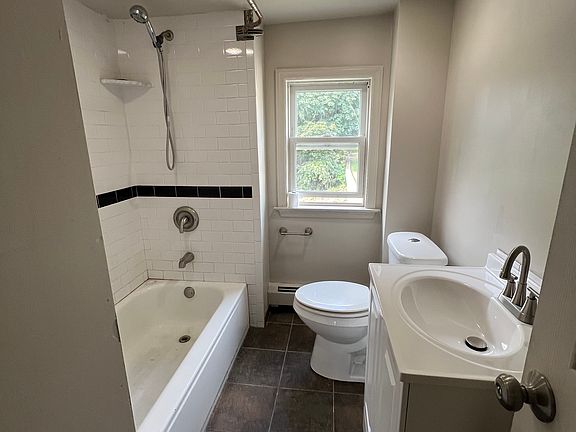 5th image of 356 Chambers St APT 2