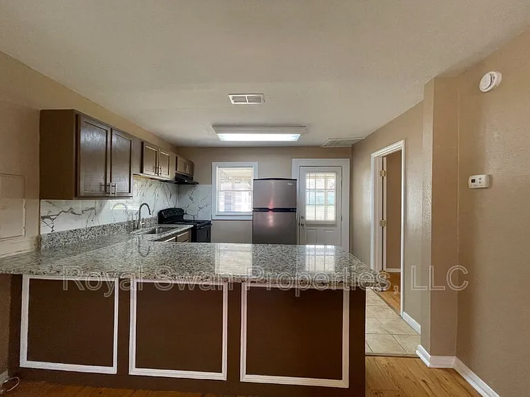 4520 Clubhouse Rd — Photo 5