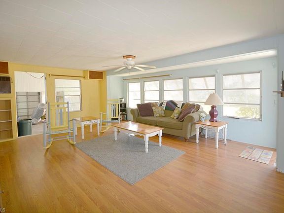 4th image of 3980 Areca Dr