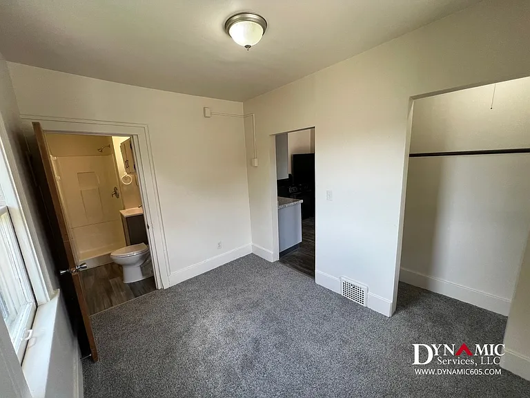 330 N Spring Ave | 4-Plex Downtown Sioux Falls — Photo 18
