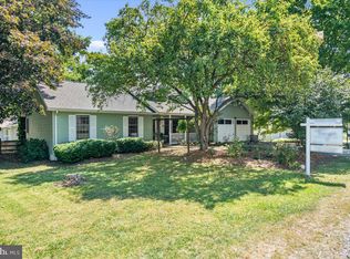 215 Dartmouth Ln, Falling Waters, WV 25419