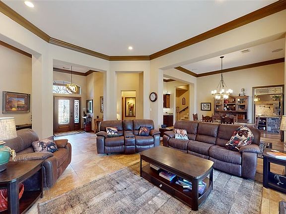 5th image of 32833 Pecan Hill Dr