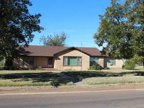 1011 N Munday Ave, Munday, TX 76371