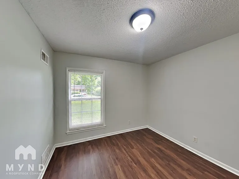 2274 Ashland Dr — Photo 20