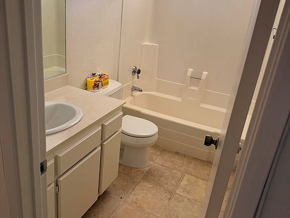 4th image of 545 S Silktree Cir #545