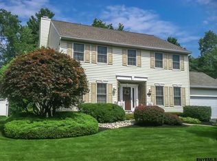 13 Squire Rd, Schenectady, NY 12304