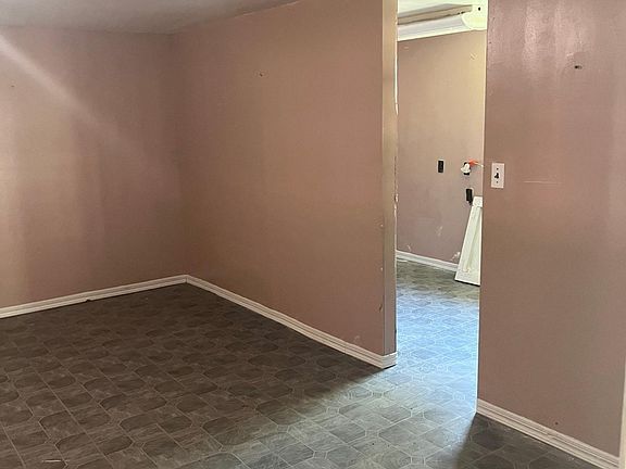 5th image of 3639 Mayfield Rd