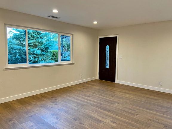 3rd image of 10121 Santa Clara Ave