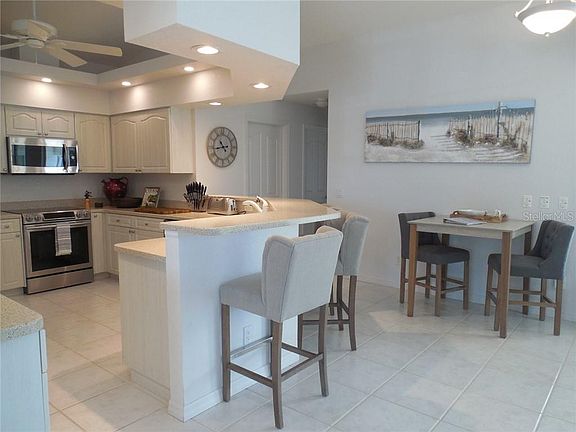 3rd image of 1080 Coronado Dr