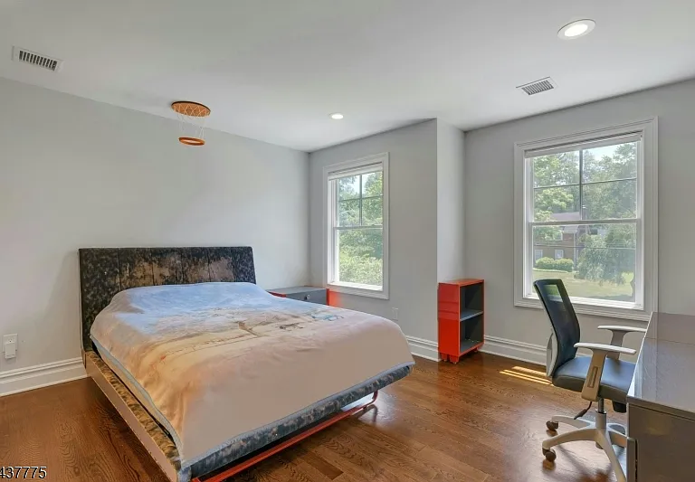 16 Exeter Rd — Photo 35
